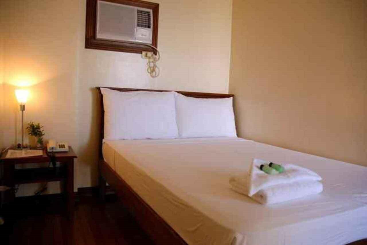 Isabelle Royale Makati Hotel San Pedro Makati Eksteriør billede