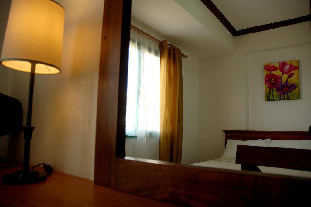 Isabelle Royale Makati Hotel San Pedro Makati Eksteriør billede